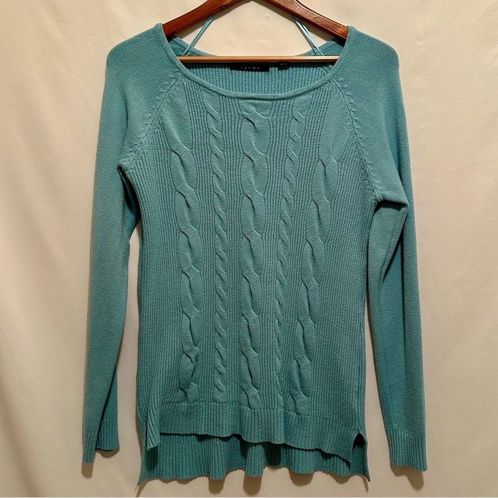 Cyrus Women’s Light Blue Sweater Size Medium